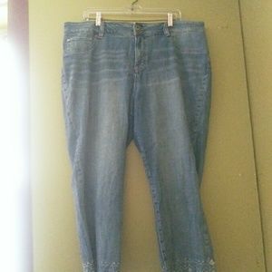 Lucky Brand 18W Emma Crop Embroidered Hem Jeans